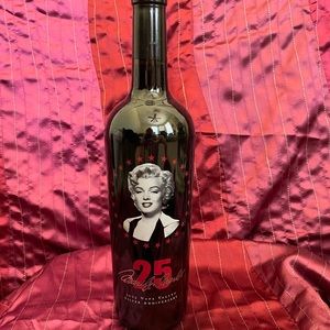 25th anniversary Marilyn Merlot collectors bottle